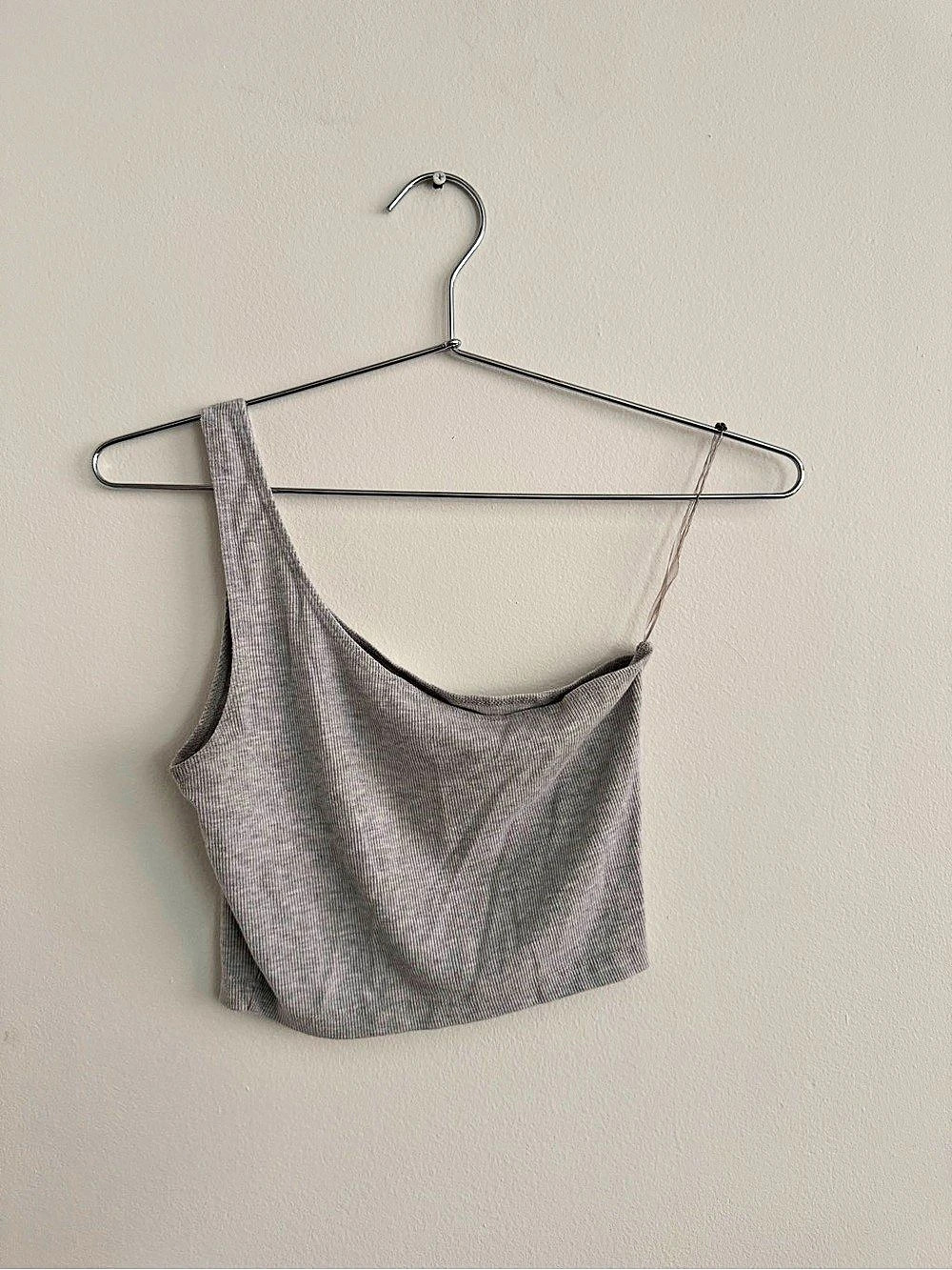 Joah Brown One-Shoulder Gray Crop Top